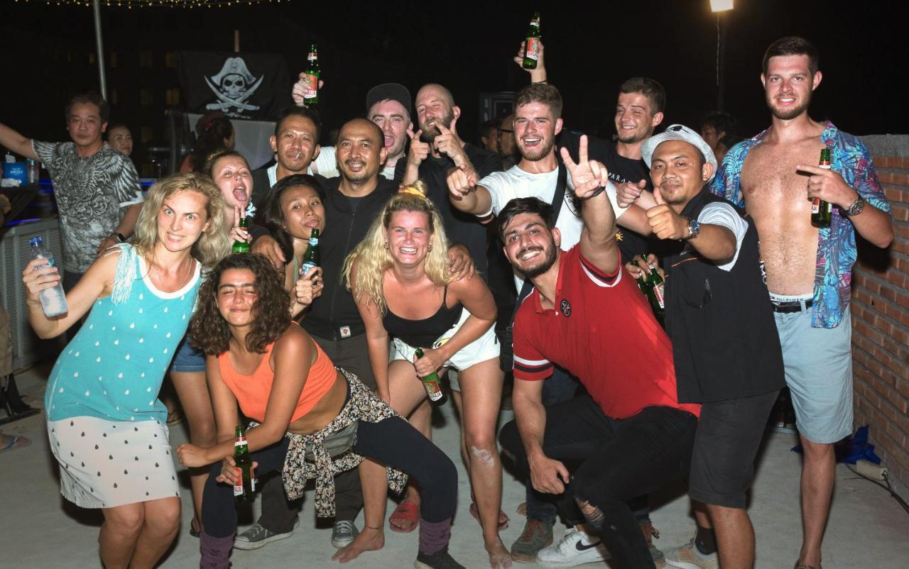 D'Gobers Hostel Seminyak By Gumilang Hospitality ภายนอก รูปภาพ